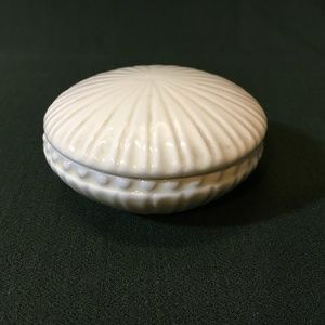 Stiffel china covered trinket dish